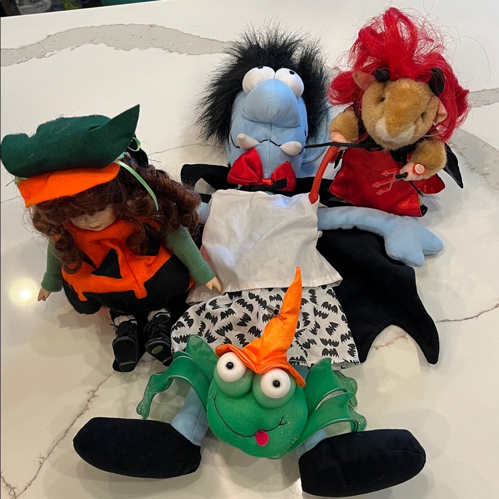 Halloween Set of 4 Dracula Sleep Over, Devil Dancing Mouse, Pumpkin Girl, Frog